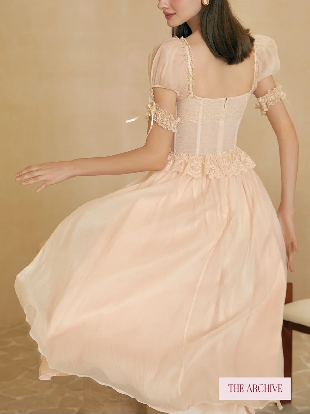 Lacemade dress - Picture 3 of 16